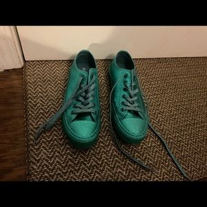 Glitter teal converse